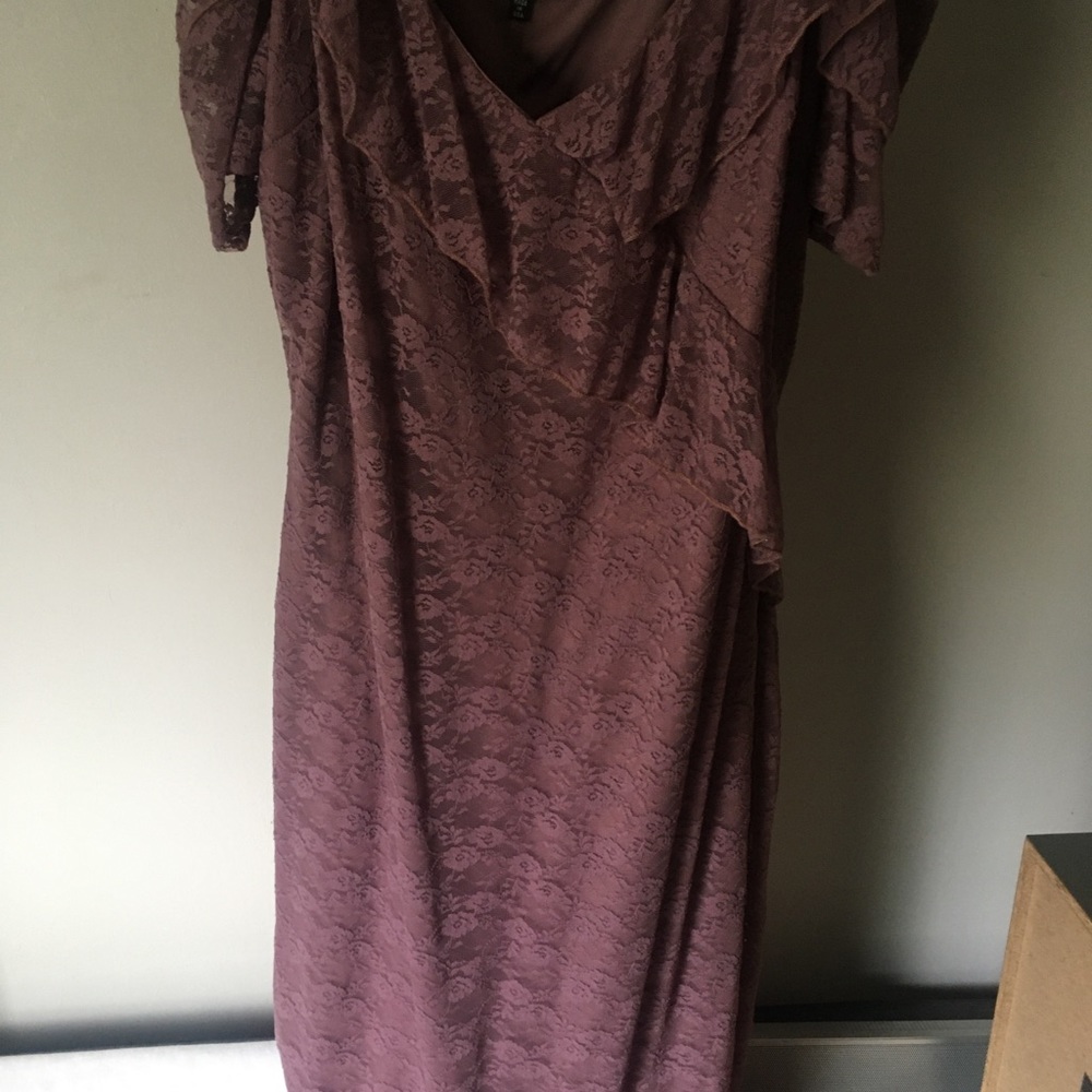 Dress - Picture 3 of 4